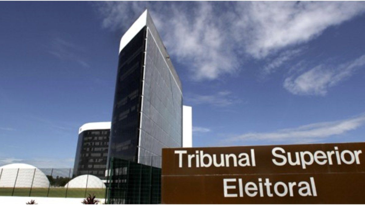 TSE proíbe uso de IA nas eleições para maior transparência