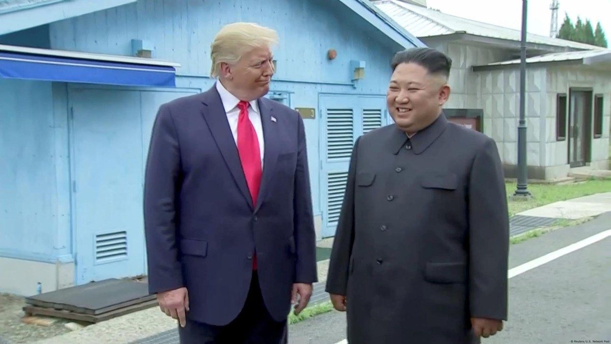Trump finaliza viagem à Ásia sem se encontrar com Kim