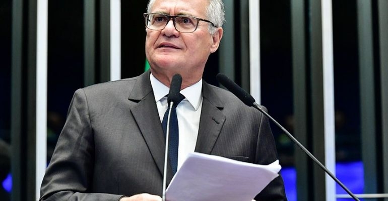 Renan Calheiros quer acesso a inquérito sobre Abin para análise do Senado