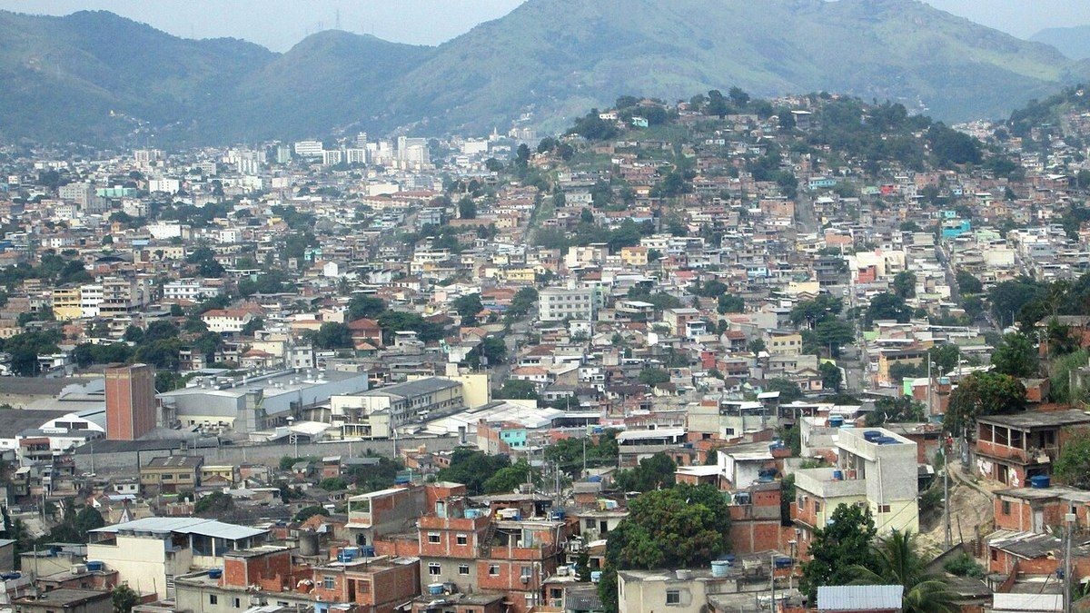 Complexo do Alemão supera 90% das cidades brasileiras em população