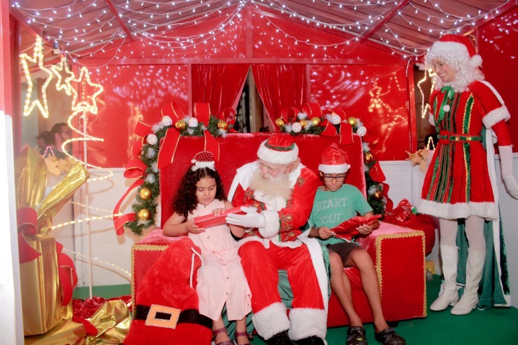 Penedo Luz: Distribuição de presentes é uma das atrações da Casinha do Papai Noel deste sábado (16)