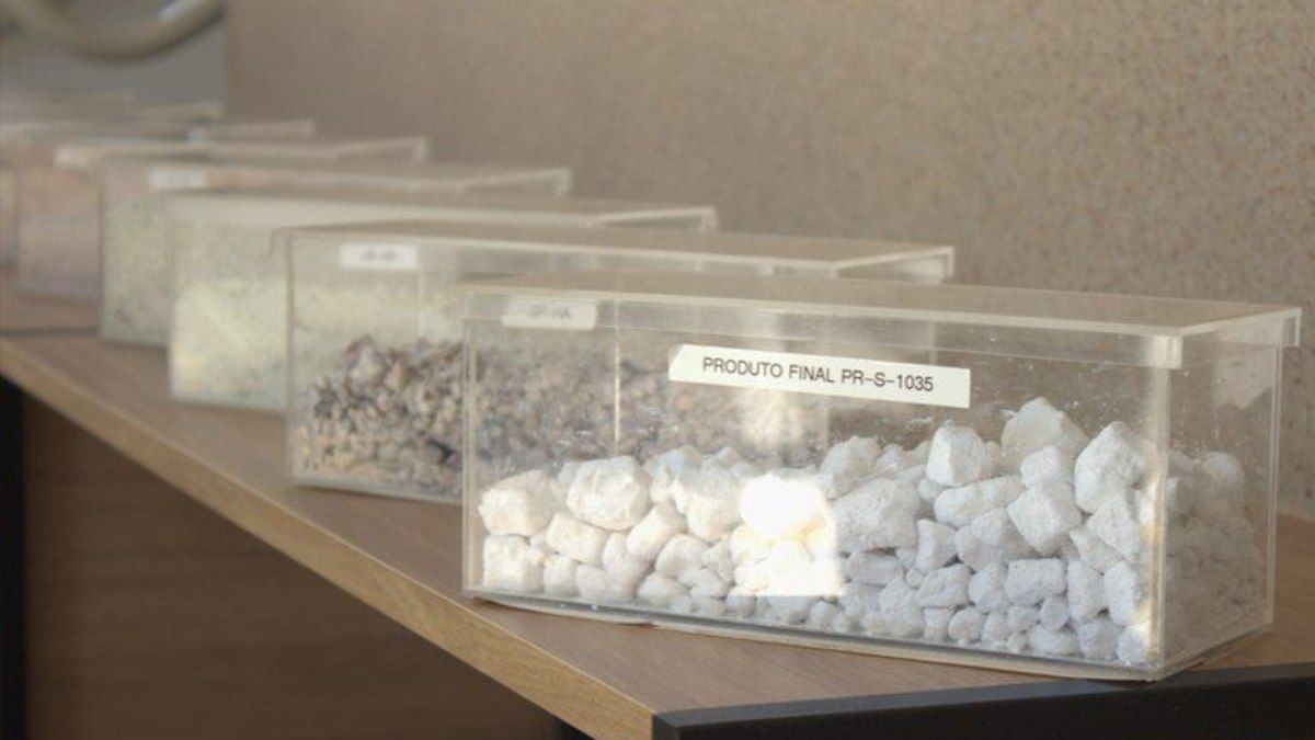 Goiás inaugura primeira fábrica brasileira de terras raras