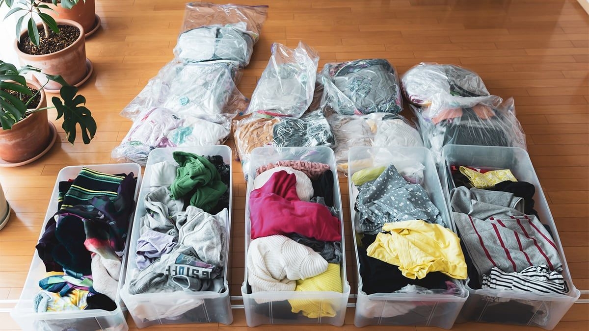 Organizadores inteligentes para maximizar o espaço do armário