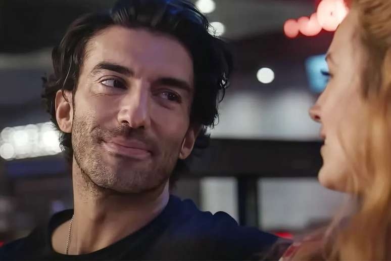 Justin Baldoni processa New York Times por matéria sobre acusações de Blake Lively