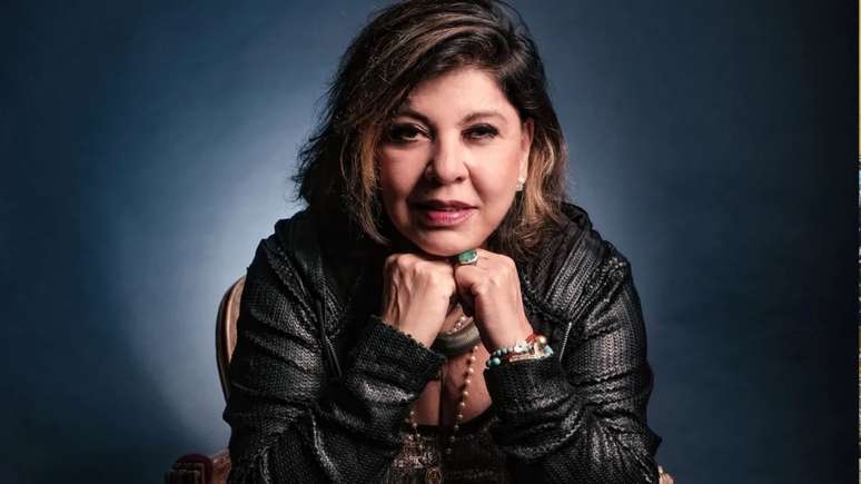 Roberta Miranda sofre acidente de carro em rodovia