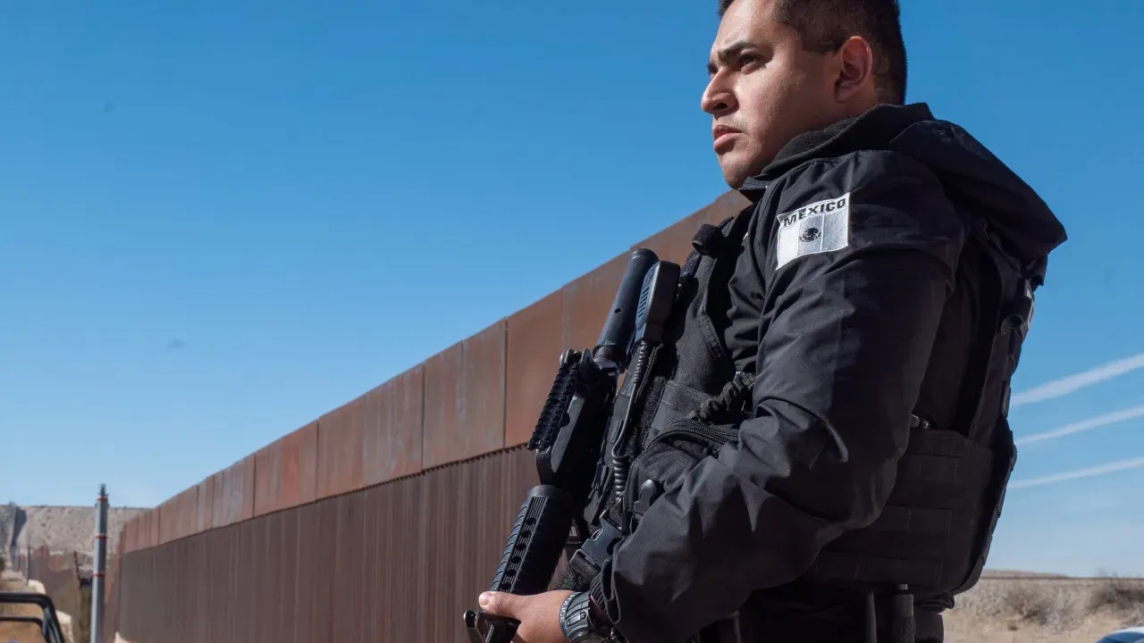 Trump fecha fronteira e afeta imigrantes em crise