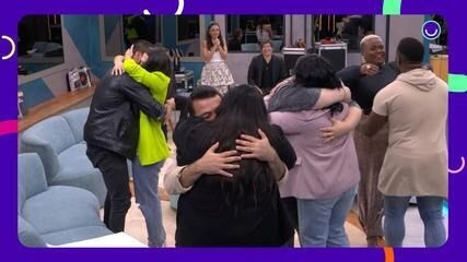 Finalistas do Estrela da Casa reencontram seus familiares