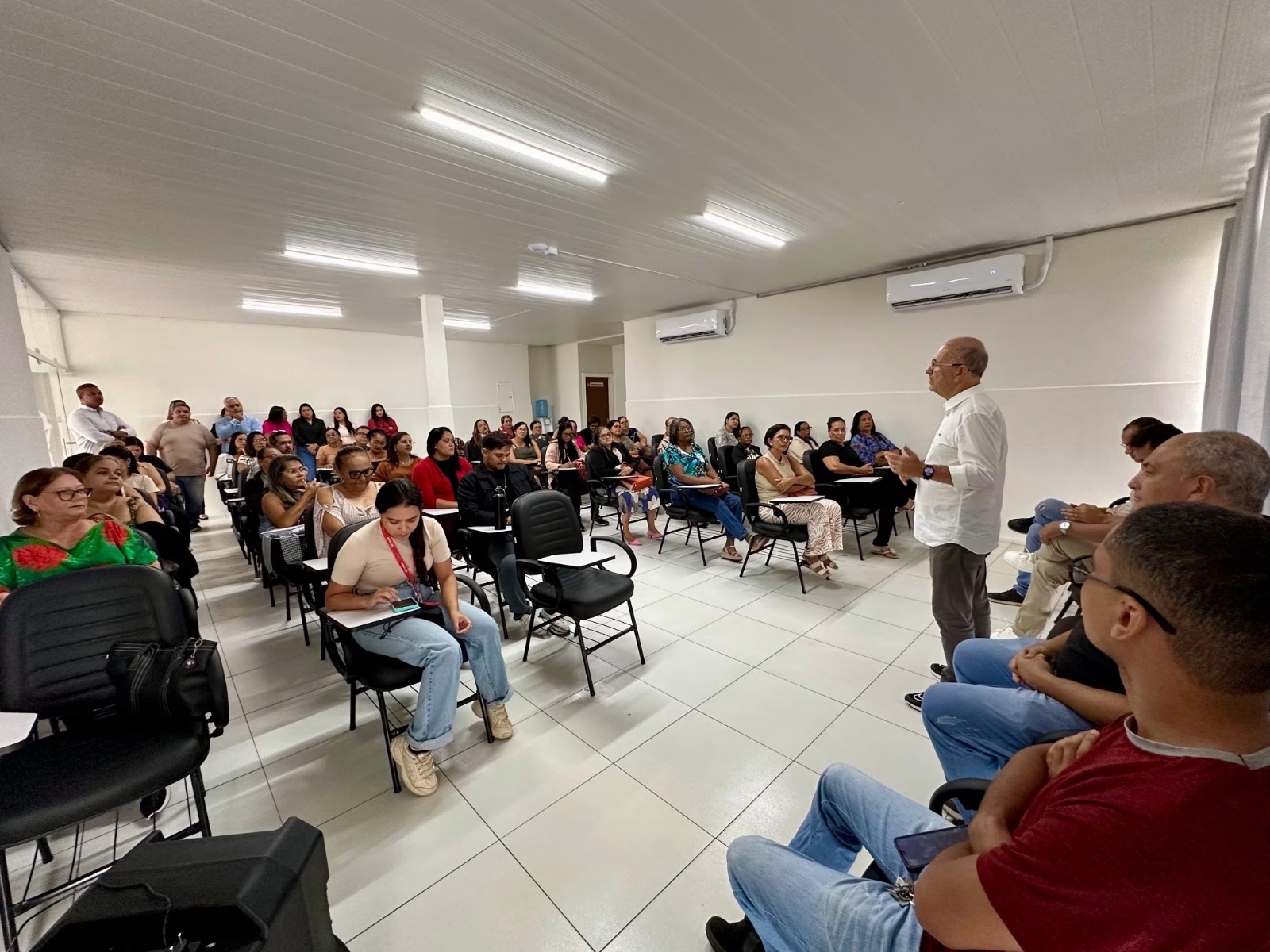 Ronaldo Lopes promove coleta seletiva e educação ambiental