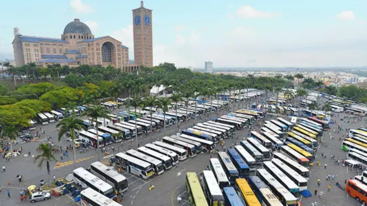 Homem preso por furtar ônibus de romeiros em Aparecida