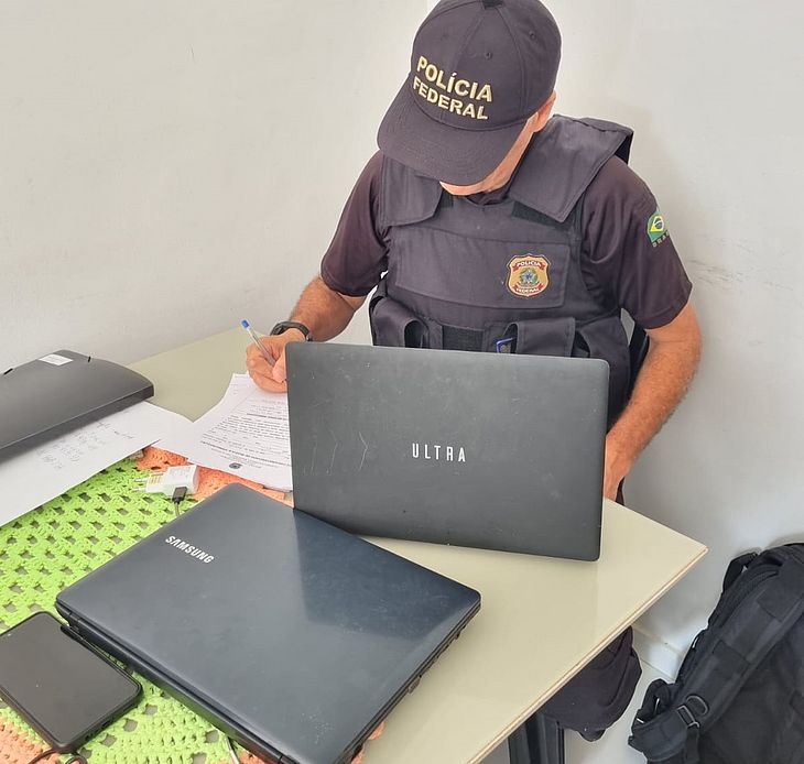 Polícia Federal prende uma pessoa em Maceió por posse de imagens de abuso sexual infantil