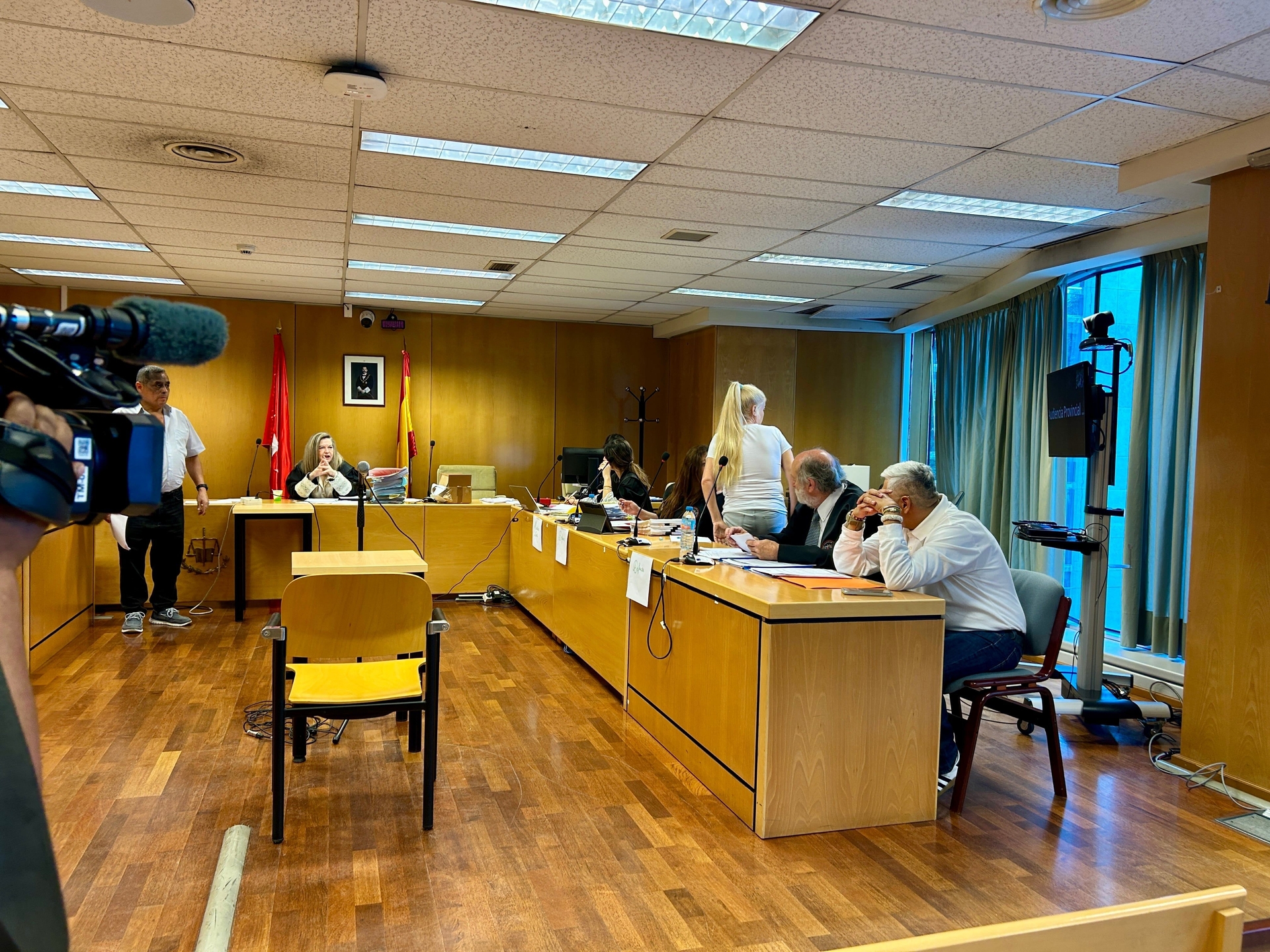 Marido Mercante Queimado: Julgamento e Detalhes Chocantes