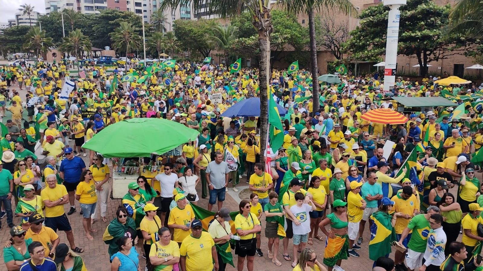 Apoiadores de Bolsonaro protestam em Maceió por anistia
