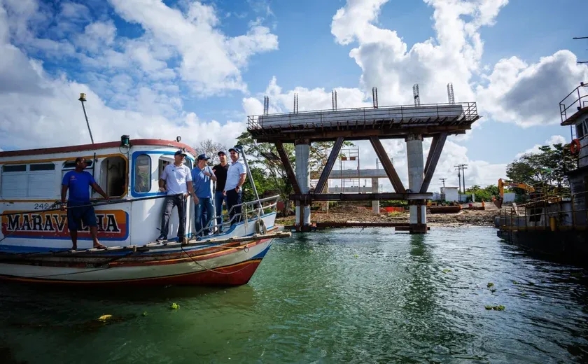 Paulo Dantas e Renan Filho acompanham obras da Ponte Penedo–Neópolis
