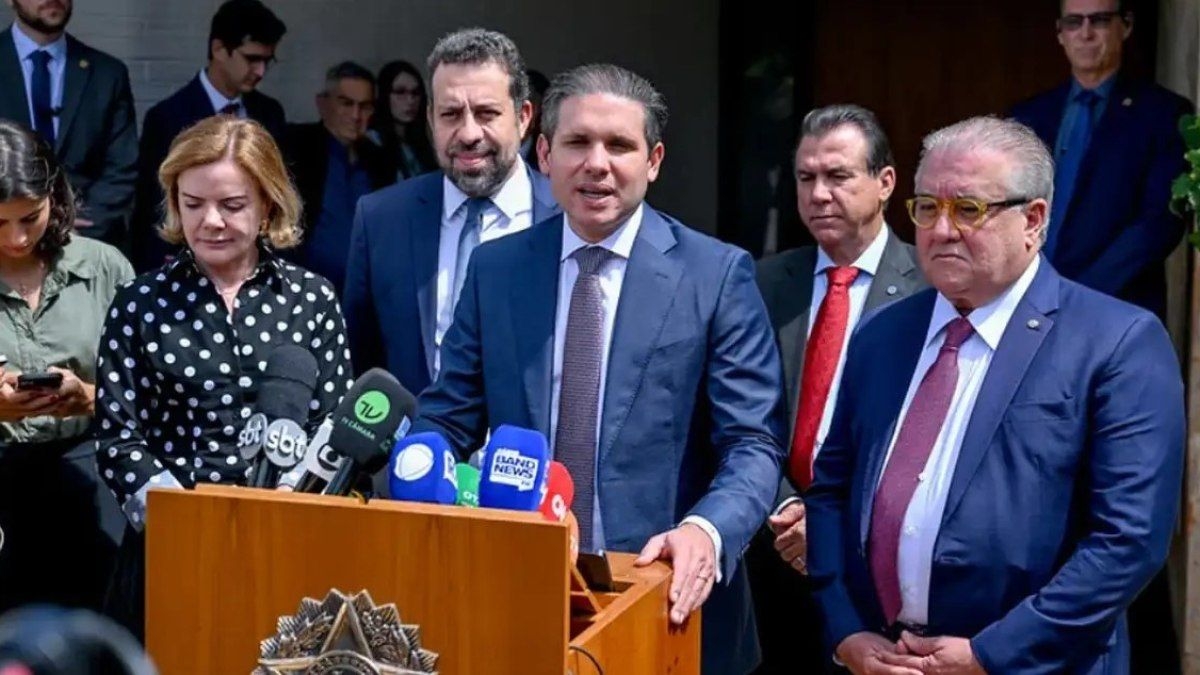 Trabalho por aplicativos terá votação na Câmara em abril