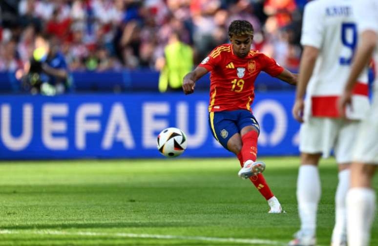 Espanha vence e convence na estreia da Euro e Albânia de Sylvinho estreia com derrota; veja os resumos