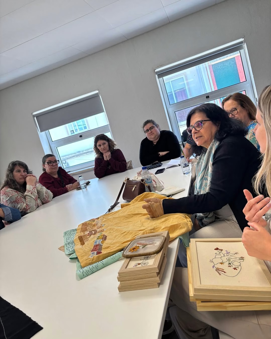 Bordado penedense brilha na Oficina Entre Fios em Portugal