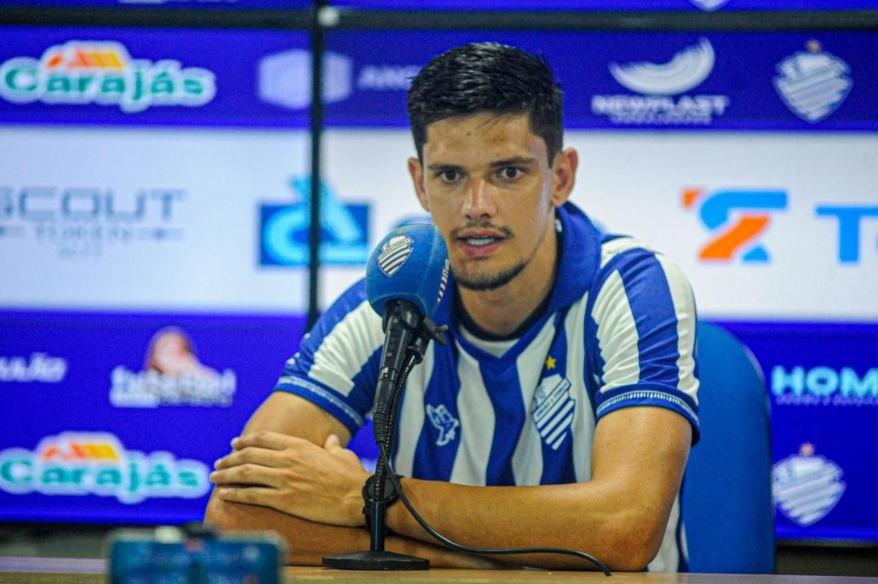 Lucão do CSA sofre grave lesão de ligamento no tornozelo