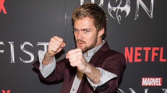 Finn Jones Apela por Nova Chance como Punho de Ferro