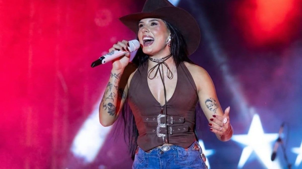 Ana Castela recebe apoio emocional de famosos em show