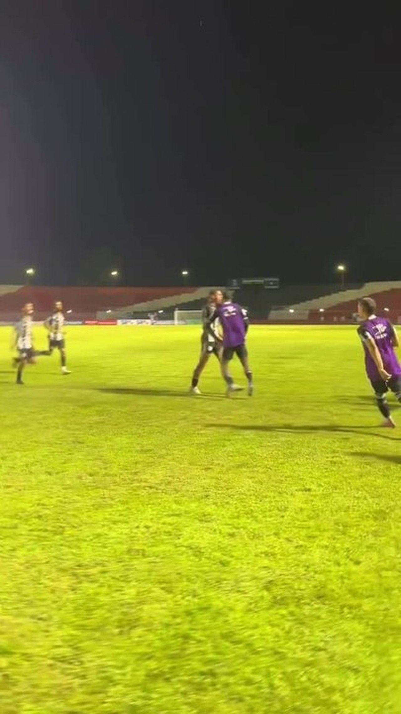 Alex Bruno se destaca com 18 gols pelo ASA