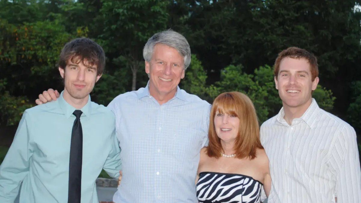 Magnata e família morrem em queda de avião nos EUA