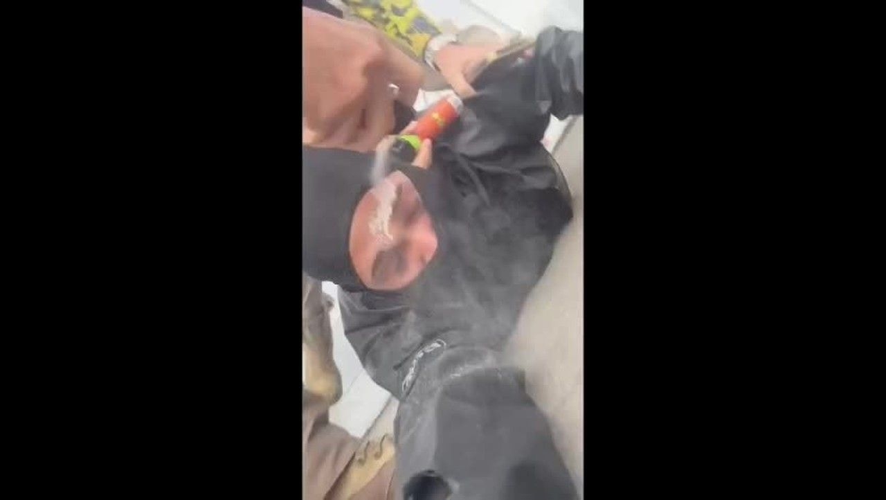 Agente de trânsito usa spray em motociclista em Maceió