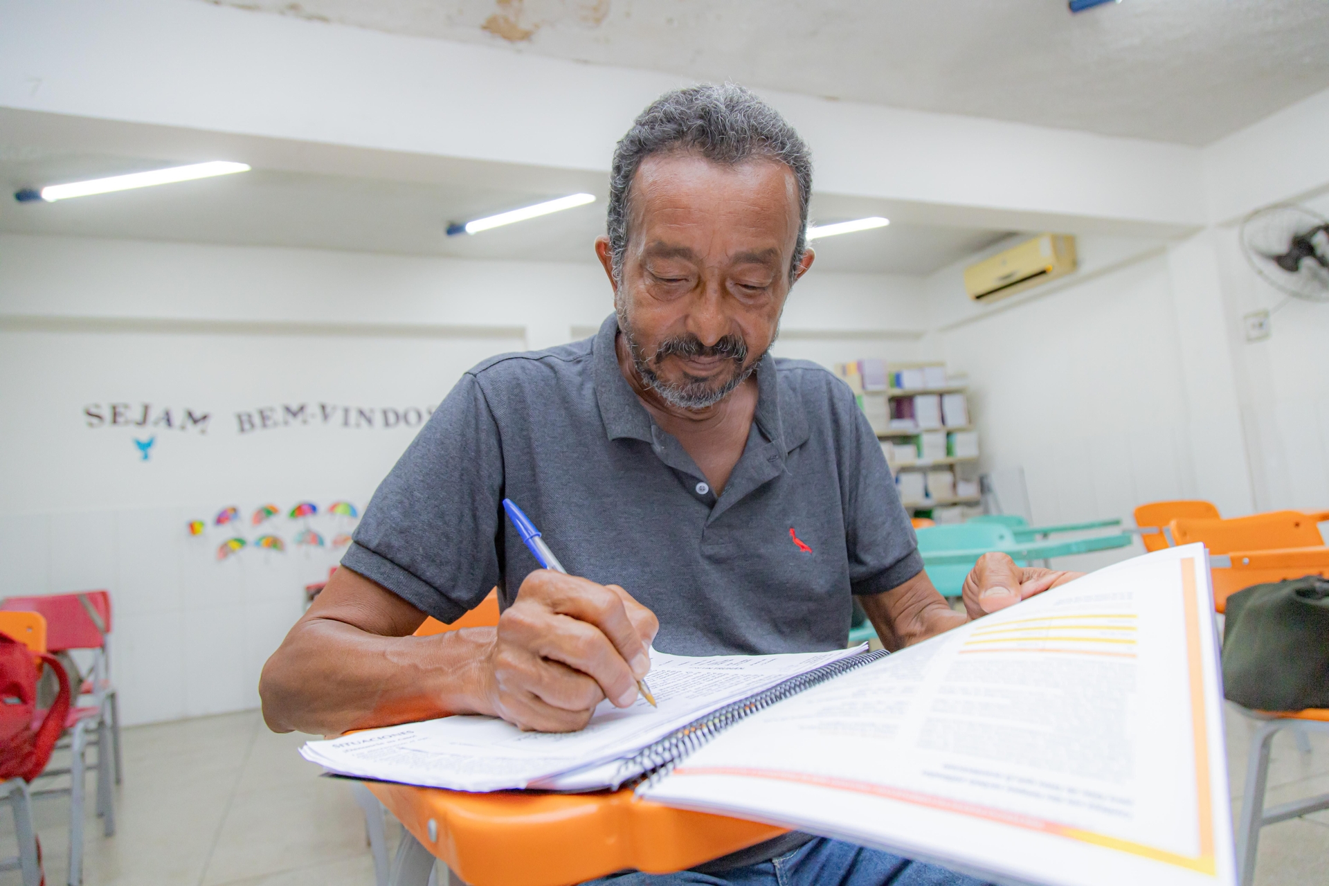 Idosos aprendem idiomas e transformam suas vidas em Maceió