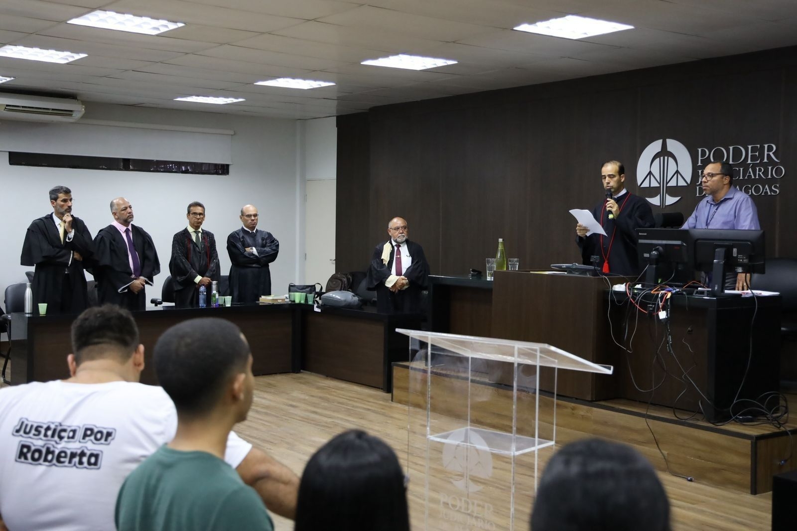 Júri condena sogra e executor pela morte de Roberta Dias