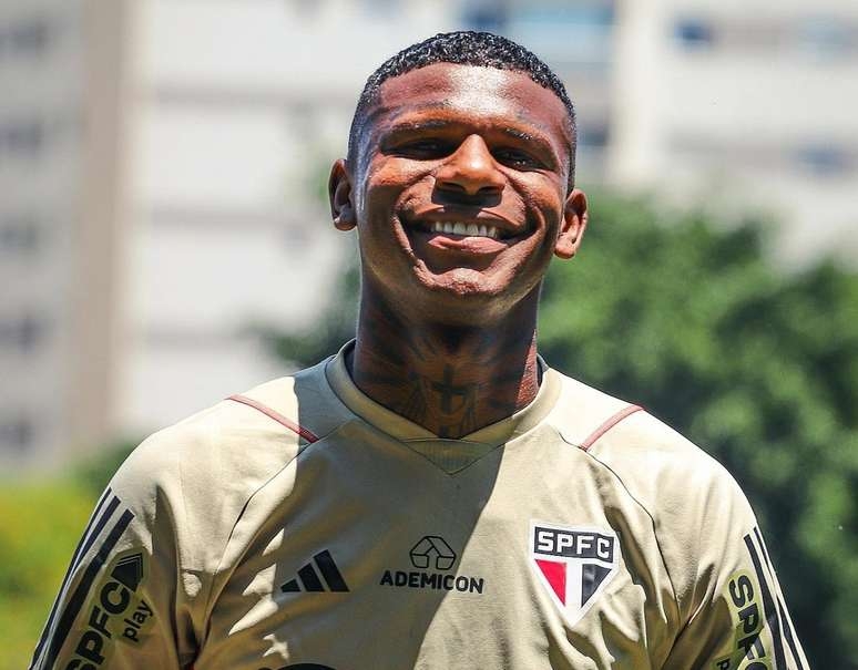 Com possível perda de Beraldo, veja opções no elenco do São Paulo para a zaga