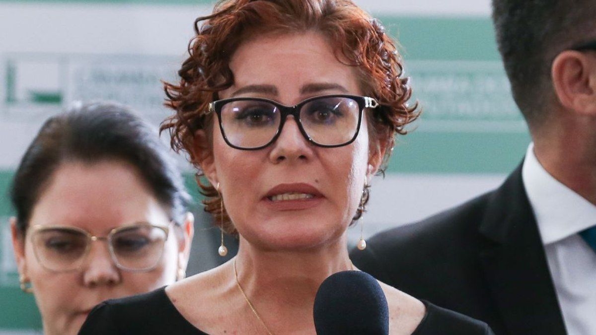STF confirma condenação de Carla Zambelli a 10 anos