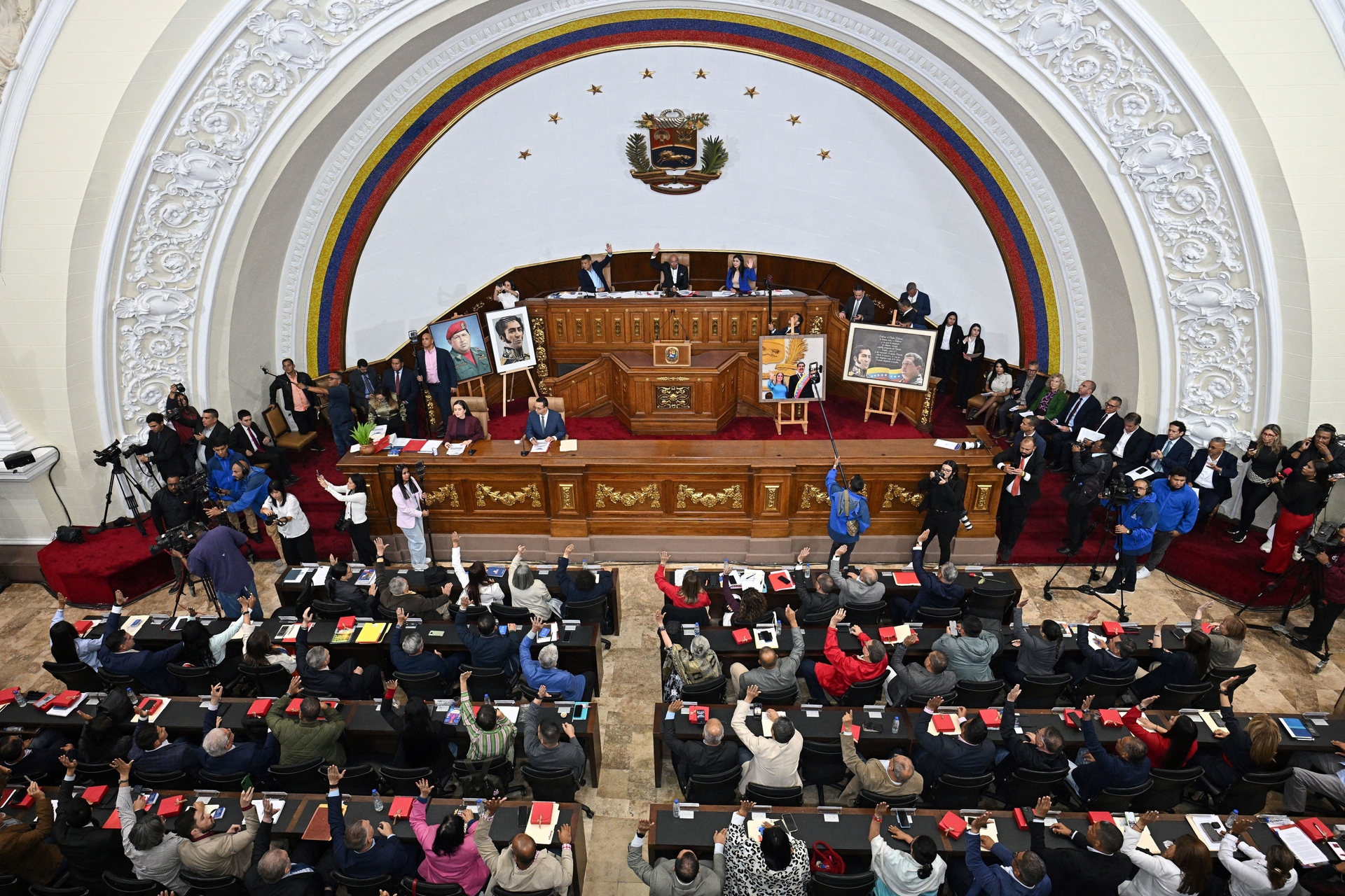 Parlamento venezuelano aprova aumento de juízes da Suprema Corte