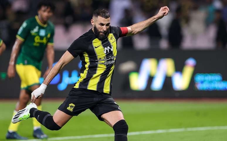 Pênalti perdido por Benzema no Mundial viraliza em queda do Al-Ittihad: 'Superestimado'