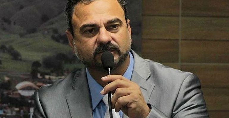 Ex-prefeito de Maribondo diz ter sido alvo de atentado em posto de gasolina