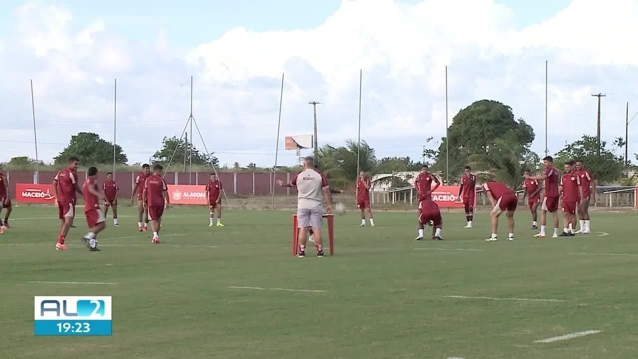 Luiz Fernando comenta acerto e se prepara para jogar