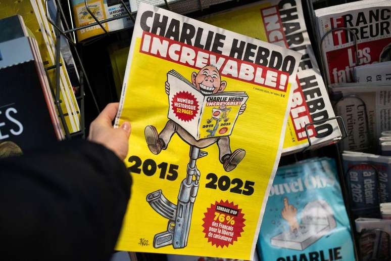 'Indestrutível': 10 anos após ataque que matou 12 pessoas na redação, revista Charlie Hebdo se mantém desafiadora