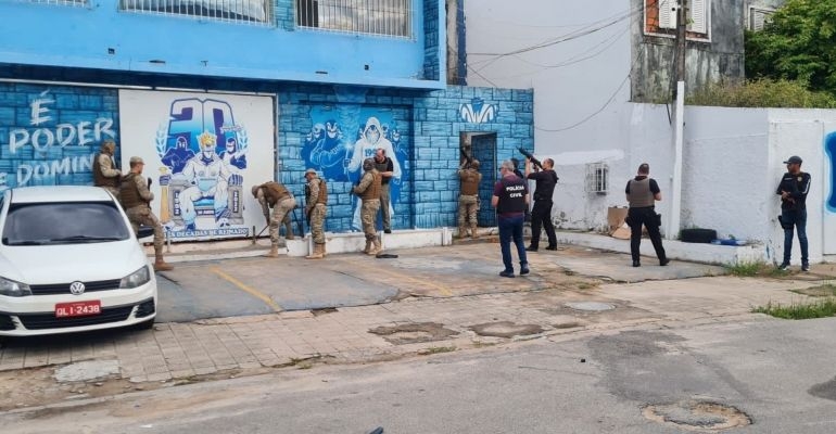 Operação cumpre mandados em combate à ação de torcidas organizadas em Maceió