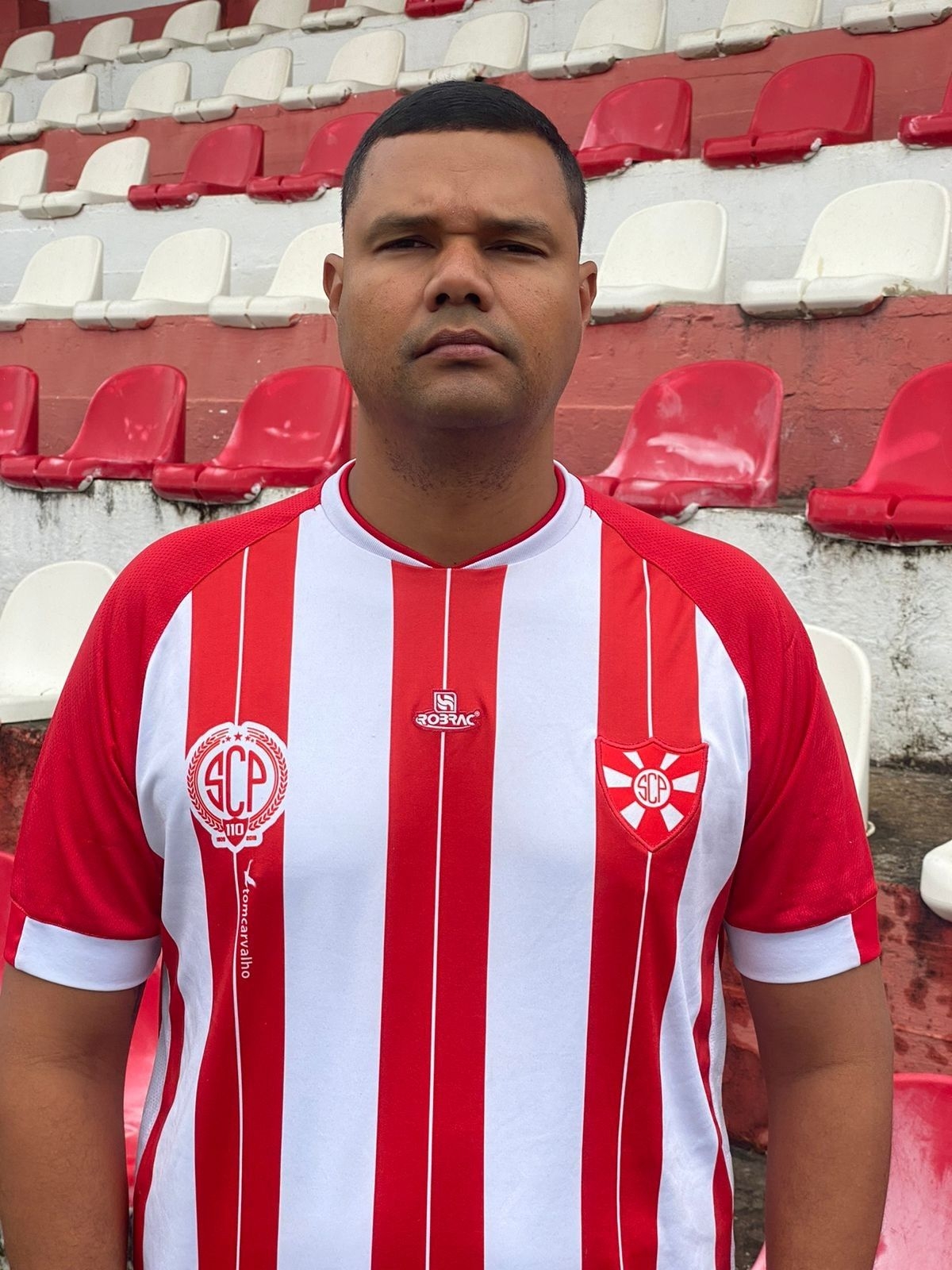 Aerton Reis denuncia aliciamento de jogadores do Penedense