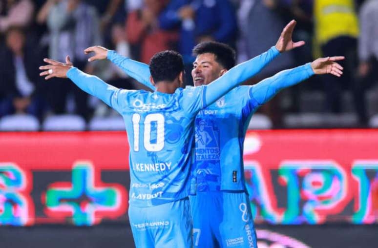 Com a 10, John Kennedy estreia com assistência pelo Pachuca; veja