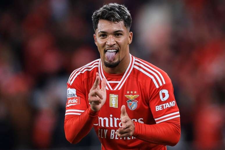 Marcos Leonardo marca mais um, e brasileiros dão show em goleada do Benfica