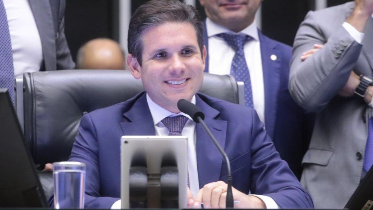 Deputados e suas funções na sociedade brasileira