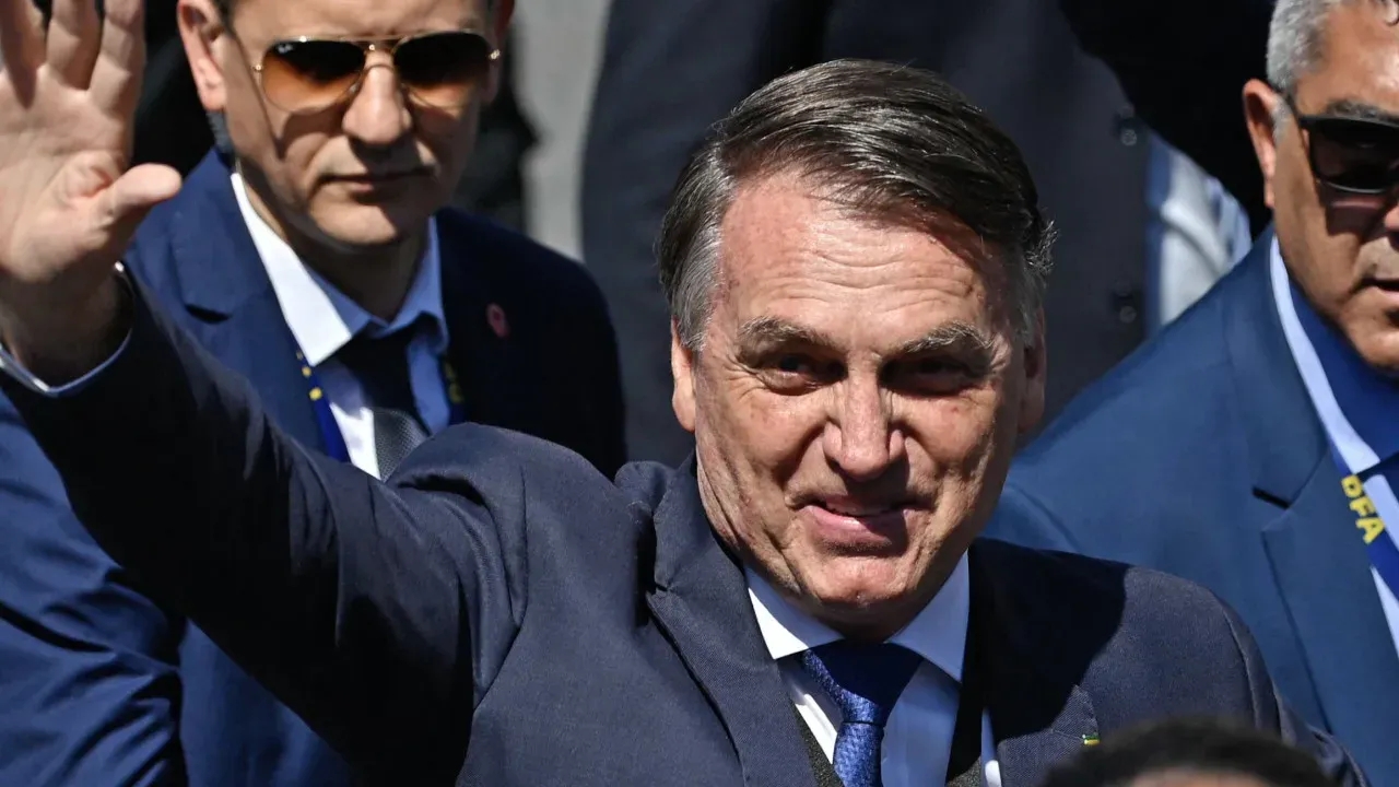 Poll revela apoio a golpe e participação de Bolsonaro