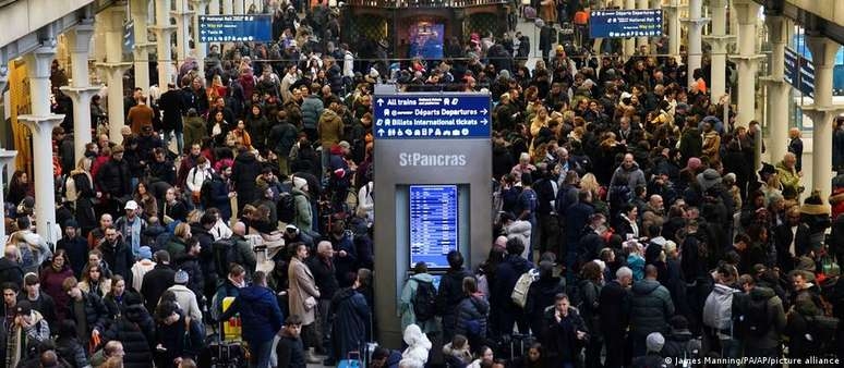 Cancelamento de trens da Eurostar frusta viajantes