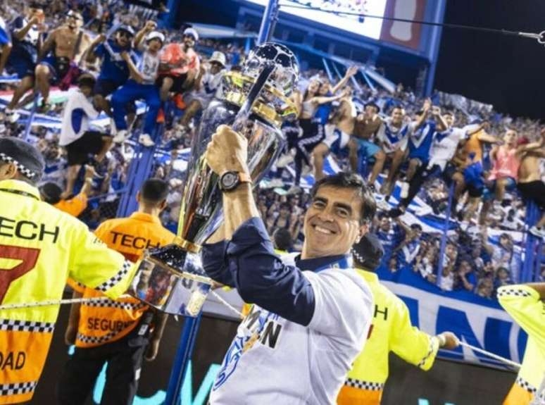 Quinteiros chega em Porto Alegre para trilhar sua história no Grêmio