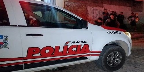 Homem é preso em flagrante após agredir mulher próximo à praça no Centro de Maceió