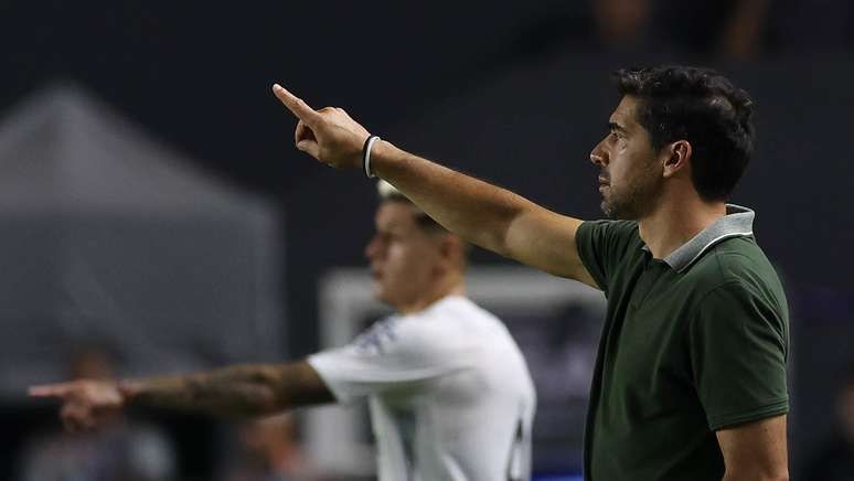 Abel Ferreira diz sobre firmeza em partida contra o Santos e comenta de negociação por Claudinho