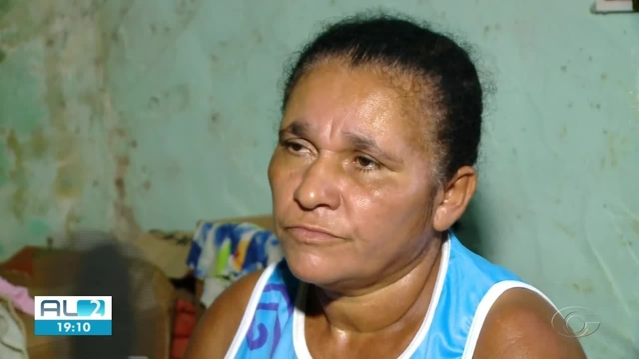 Evacuação de comunidade em Coqueiro Seco por risco de deslizamento