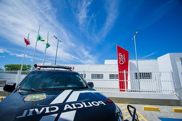 Idoso é preso em flagrante por tocar em partes íntimas de crianças na frente de escola