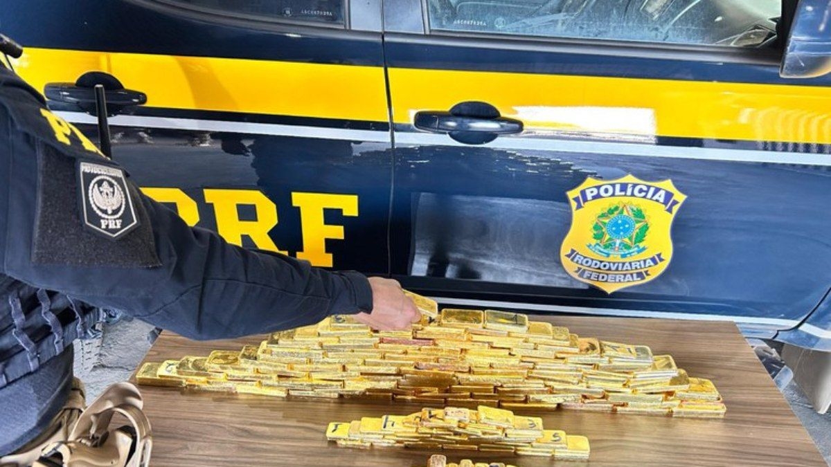 PRF apreende 100 barras de ouro em Roraima