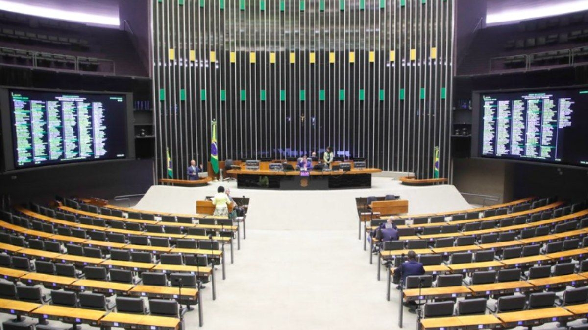 Câmara debate fim da escala 6x1 e jornada de trabalho