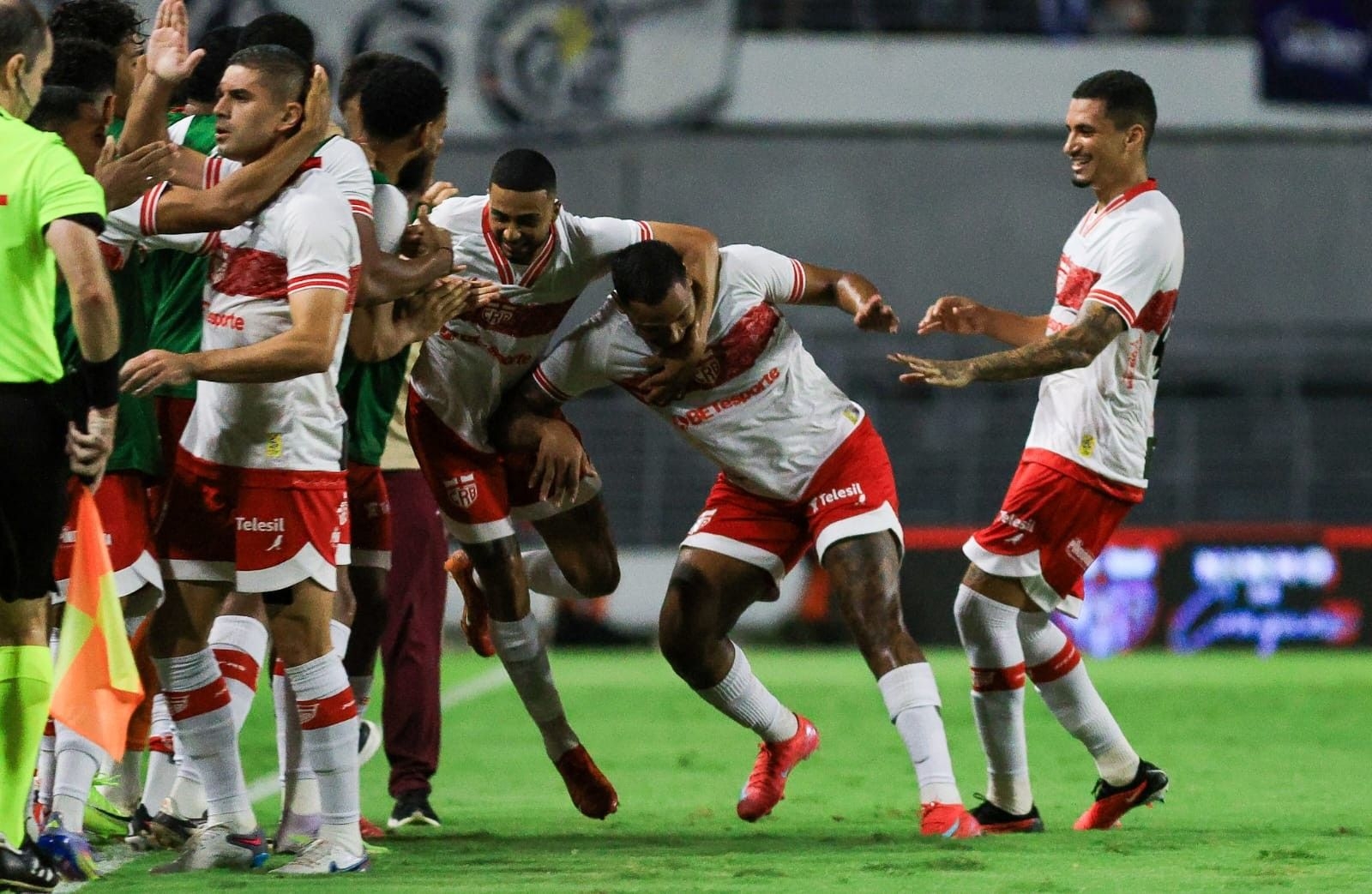 CRB vence Remo e se aproxima do G-4 na Série B